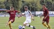 Plzeňští fotbalisté se snaží prosadit v utkání UEFA Youth League na hřišti AS Řím