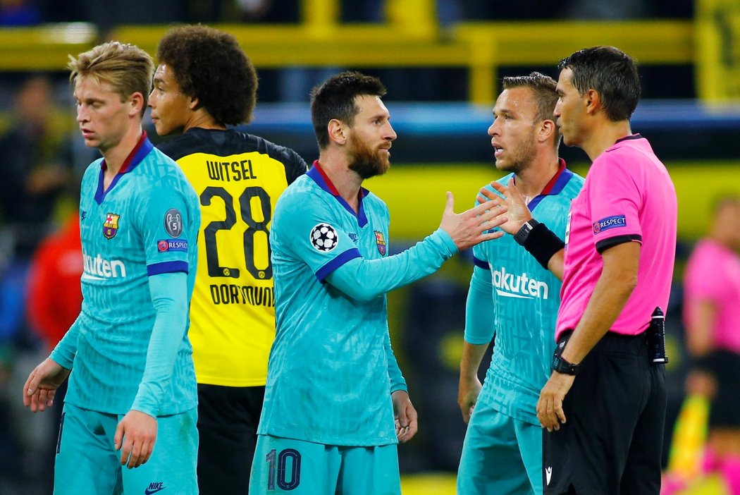 Barcelona vstoupila do Ligy mistrů bezbrankovou remízou na hřišti Dortmundu