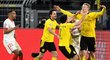 Norský útočník Erling Haaland slaví branku v utkání Dortmundu proti Seville