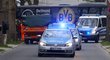 Policie doprovází autobus BVB při cestě na stadion