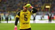 Brankář BVB Bürki s dresem Marca Bartry