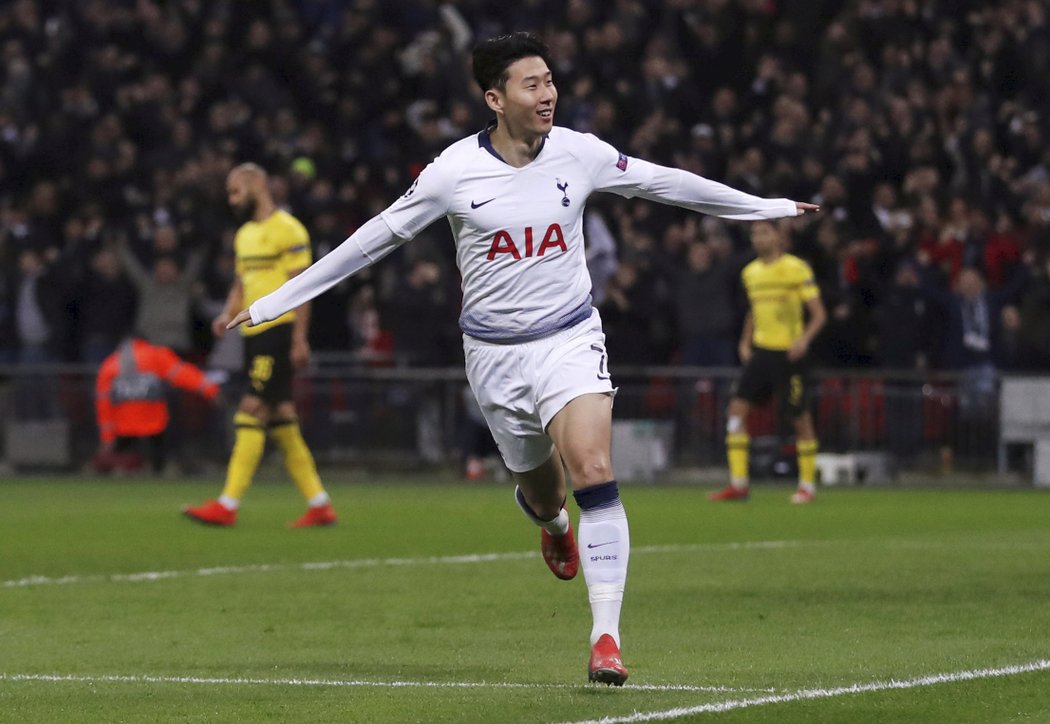Heung-min Son dal Tottenhamu vedení na začátku druhého poločasu