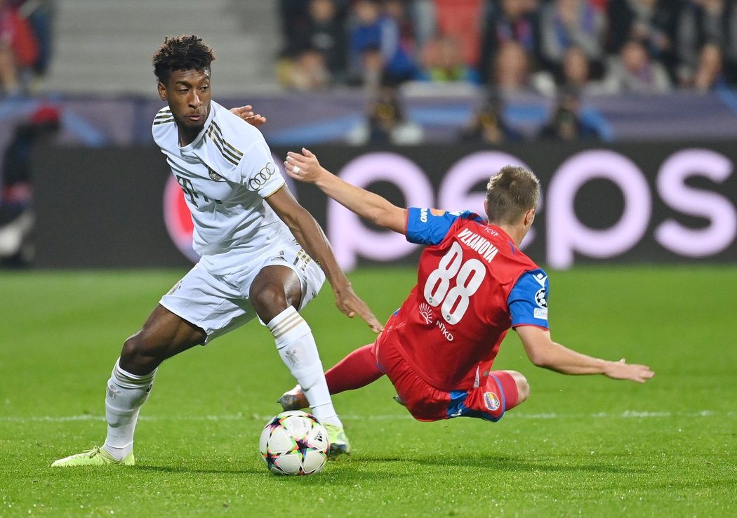 Adam Vlkanova a Kingsley Coman v souboji