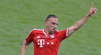 Úleva pro Guardiolu. Ribéry prodloužil v Bayernu o dva roky