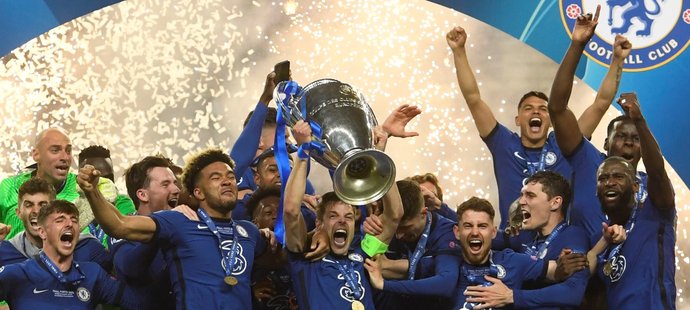 Fotbalisté Chelsea oslavují triumf v Lize mistrů