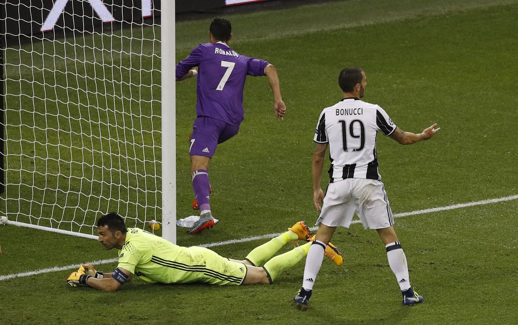 Real Madrid vede 3:1! Úspěšným střelcem byl podruhé ve finále Cristiano Ronaldo