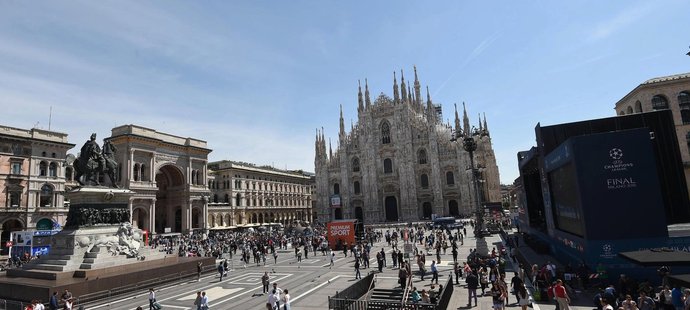 UEFA Champions Festival na náměstí Piazza Duomo