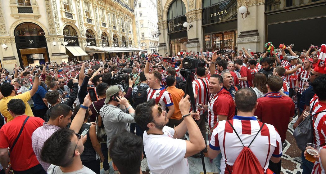 Fanoušci Atlétika Madrid si dali v Miláně před finále Ligy mistrů společný sraz