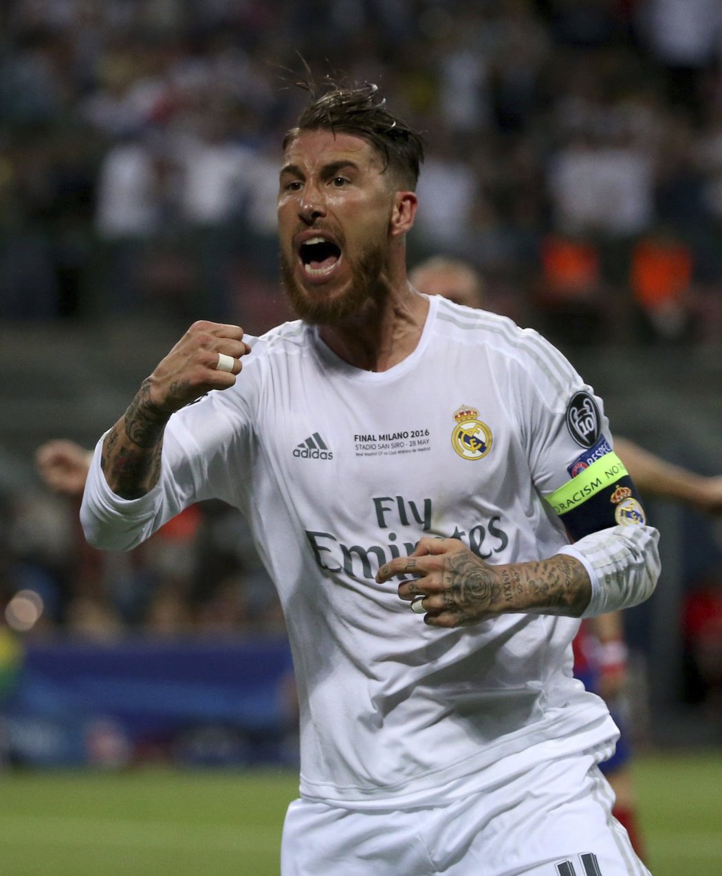 Sergio Ramos v euforii po své trefě proti Atlétiku ve finále Ligy mistrů. Jako první obránce dal gól podruhé v boji o primát v Champions League.