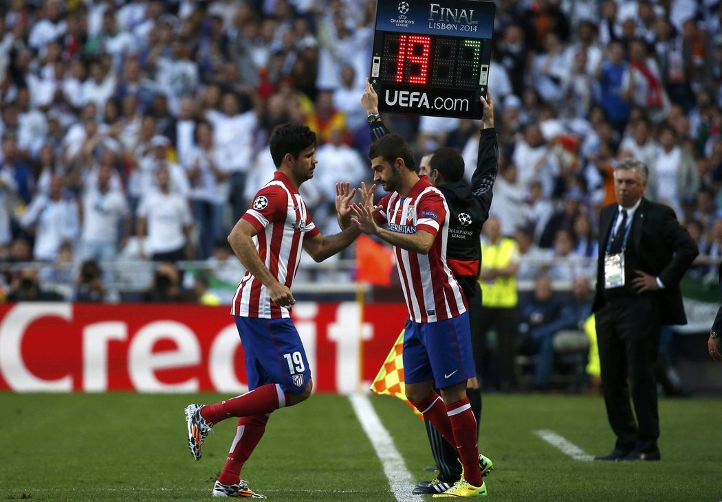 Rína pro Atlético Madrid. Hvězdný Diego Costa musel už po necelých deseti minutách finále Ligy mistrů z placu.