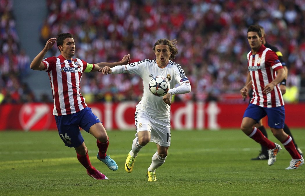 Luka Modrič z Realu Madrid ve finále Ligy mistrů proti Atlétiku Madrid