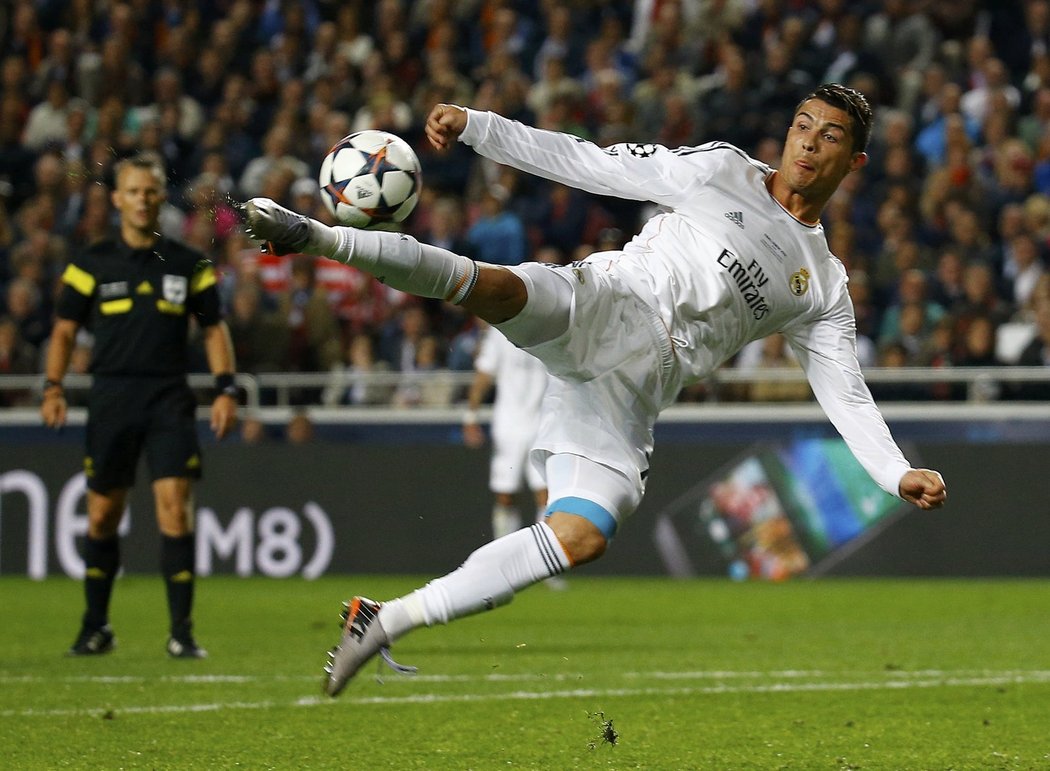 Cristiano Ronaldo bojoval, ale ve finále Ligy mistrů svůj střelecký účet nerozšířil. Atlético Madrid vedlo 1:0.