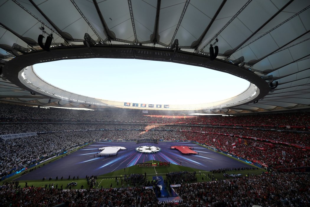 Zahájení finále Ligy mistrů na madridském stadionu Wanda Metropolitano