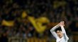 Heung-Min Son děkuje fanouškům po výhře nad Dortmundem