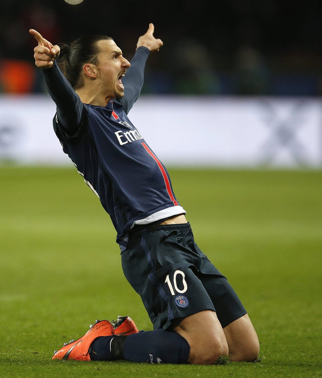 Zlatan Ibrahimovic se raduje ze vstřelené branky