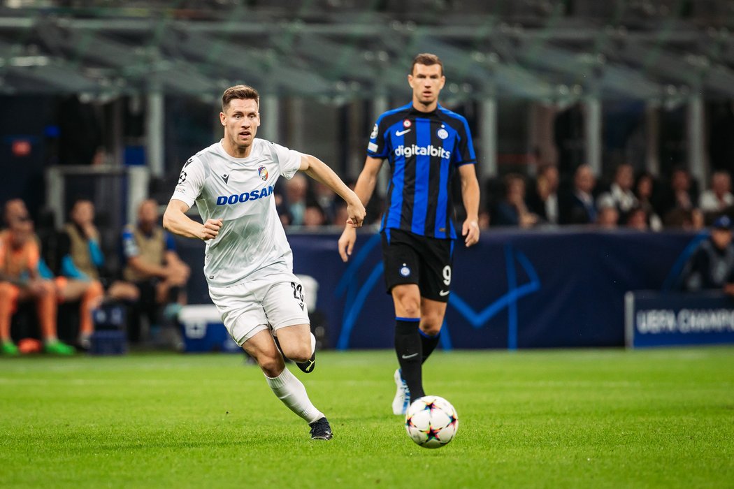 Lukáš Kalvach během zápasu na hřišti Interu Milán