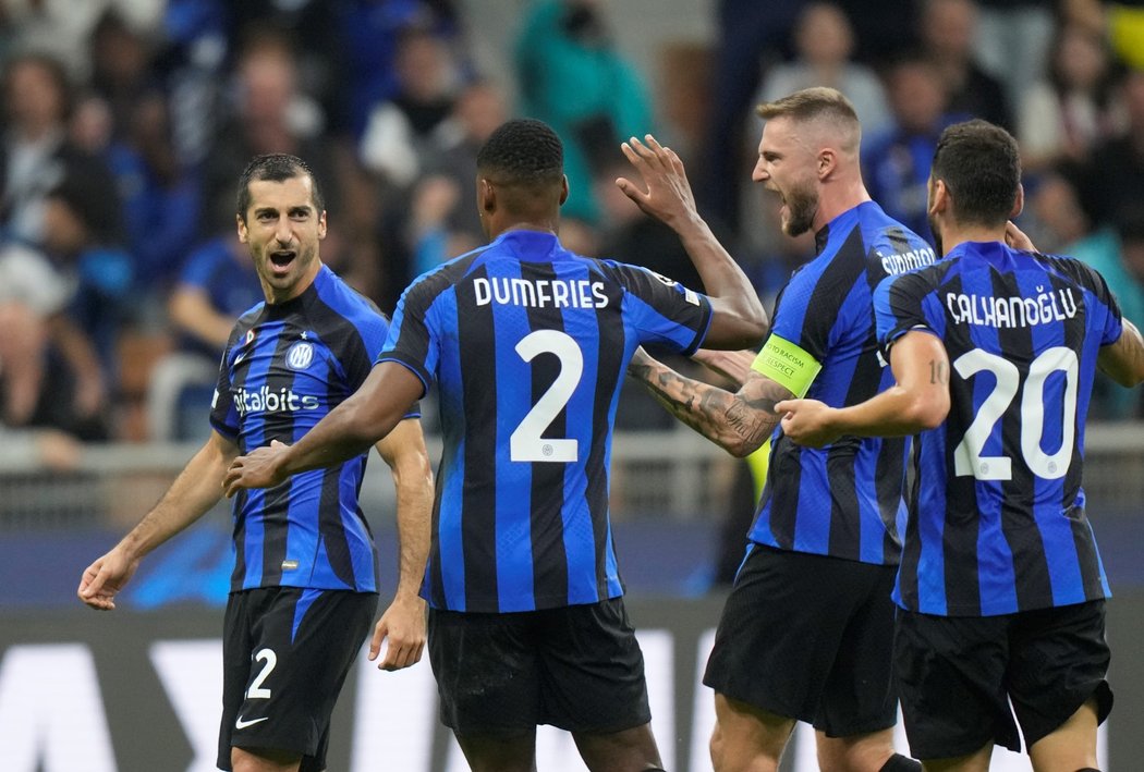 Hráči Interu se radují z gólu