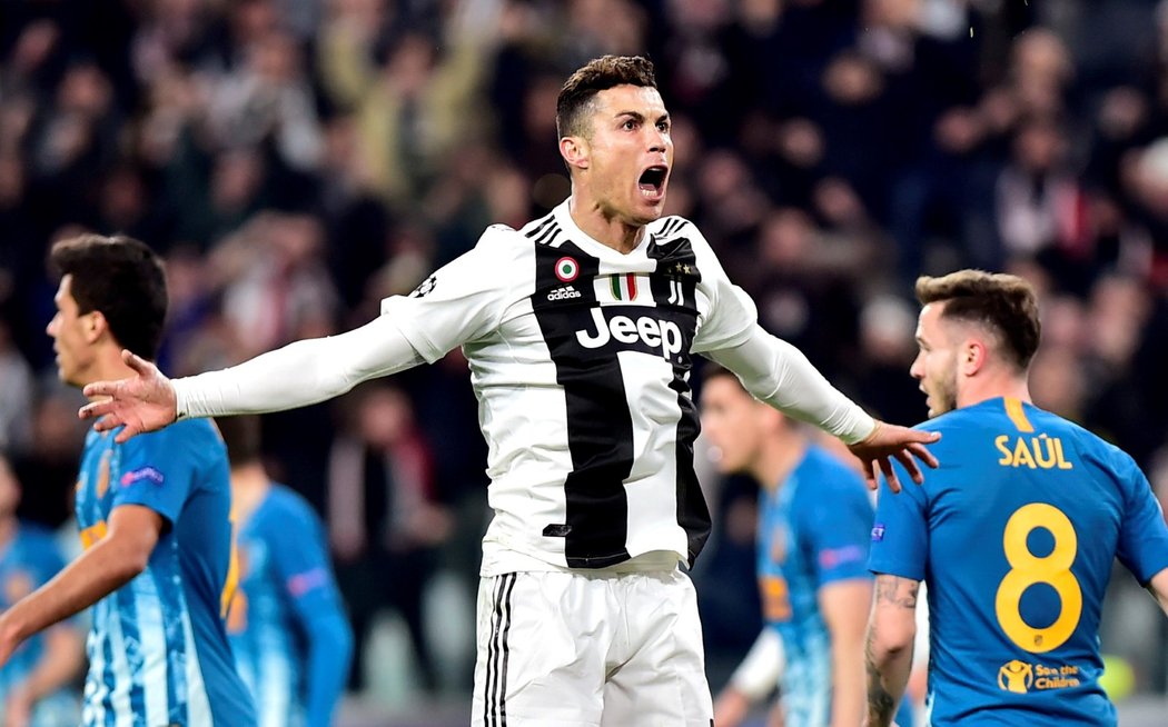 Cristiano Ronaldo slaví svůj druhý gól do branky Atlétika Madrid