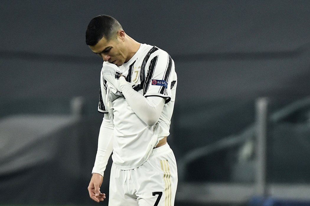 Útočník Juventusu Cristiano Ronaldo v zápase osmifinále Ligy mistrů proti Portu