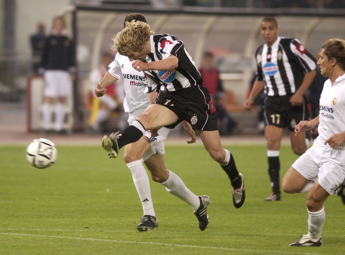 V roce 2003 pomohl Pavel Nedvěd brankou skolit Real Madrid a Juventus postoupil do finále Ligy mistrů. Kvůli třetí žluté kartě si jej však český záložník nezahrál