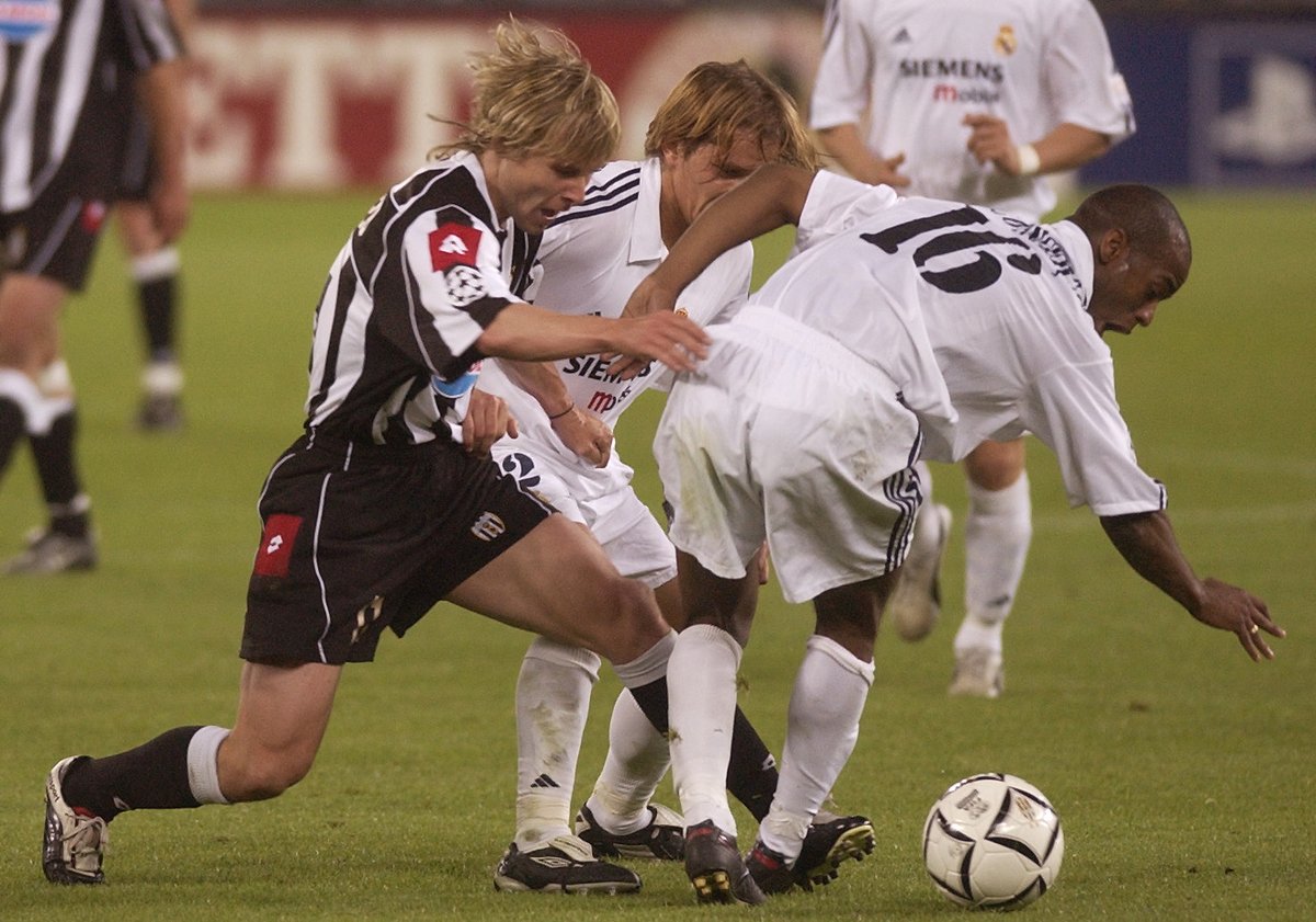 V roce 2003 pomohl Pavel Nedvěd brankou skolit Real Madrid a Juventus postoupil do finále Ligy mistrů. Kvůli třetí žluté kartě si jej však český záložník nezahrál