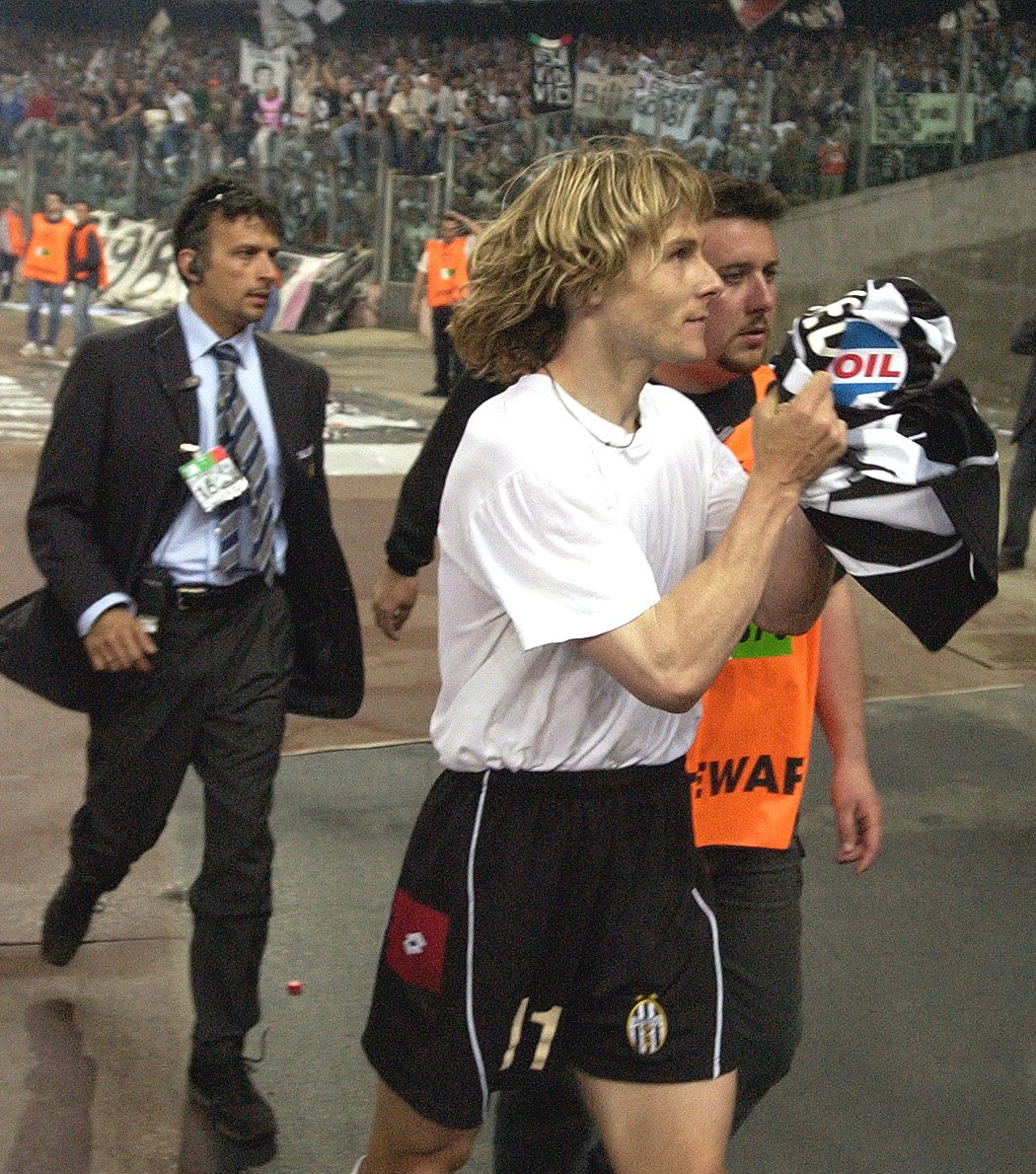 V roce 2003 pomohl Pavel Nedvěd brankou skolit Real Madrid a Juventus postoupil do finále Ligy mistrů. Kvůli třetí žluté kartě si jej však český záložník nezahrál