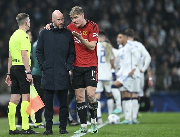 Kouč United Erik ten Hag s Rasmusem Höjlundem na půdě Kodaně Kouč United Erik ten Hag s Rasmusem Höjlundem na půdě Kodaně