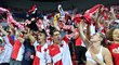 Fanoušci Slavie oslavují trefu Jana Bořila, která přiblížila sešívané k Lize mistrů