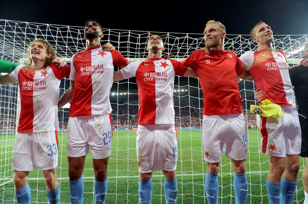 Slavisté oslavují postup do základní skupiny Ligy mistrů po 12 letech