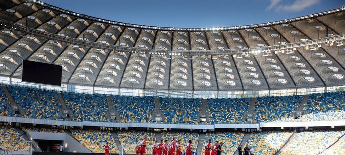 Trénink Slavie před odvetou 3. předkola Ligy mistrů na stadionu Dynama Kyjev