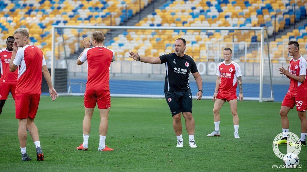 Trénink Slavie před odvetou 3. předkola Ligy mistrů na stadionu Dynama Kyjev