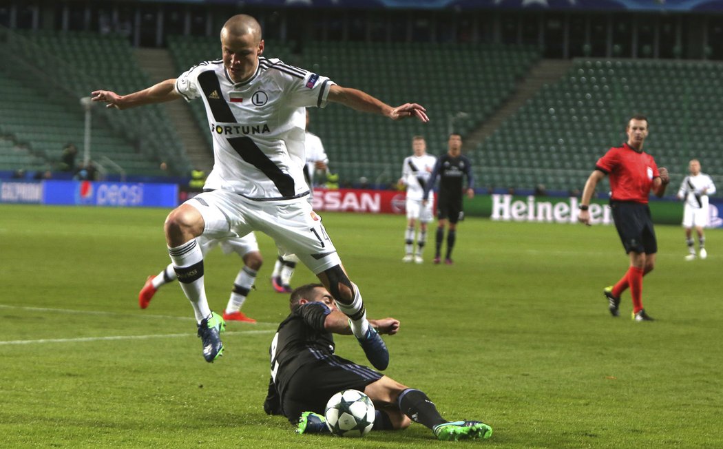 K nečekané remíze 3:3 přispěl i český obránce Adam Hloušek