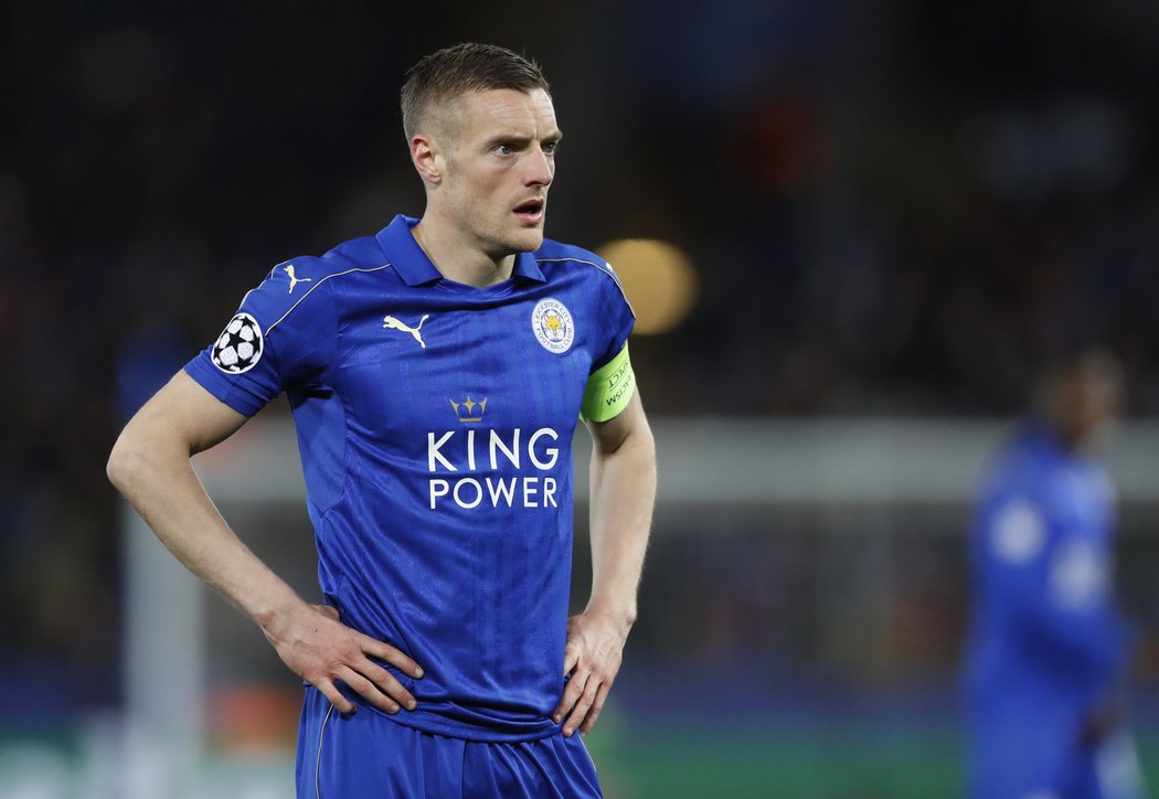 Zklamaný útočník Leicesteru Jamie Vardy po skončení čtvrtfinálové odvety Ligy mistrů s Atlétikem