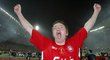 Euforie Vladimíra Šmicera po vítězství ve finále Ligy mistrů v roce 2005 nad AC Milán Euforie Vladimíra Šmicera po vítězství ve finále Ligy mistrů v roce 2005 nad AC Milán