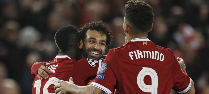 Mohamed Salah, Roberto Firmino a Sadio Mané řádili a vystříleli Liverpoolu víceméně jasný postup