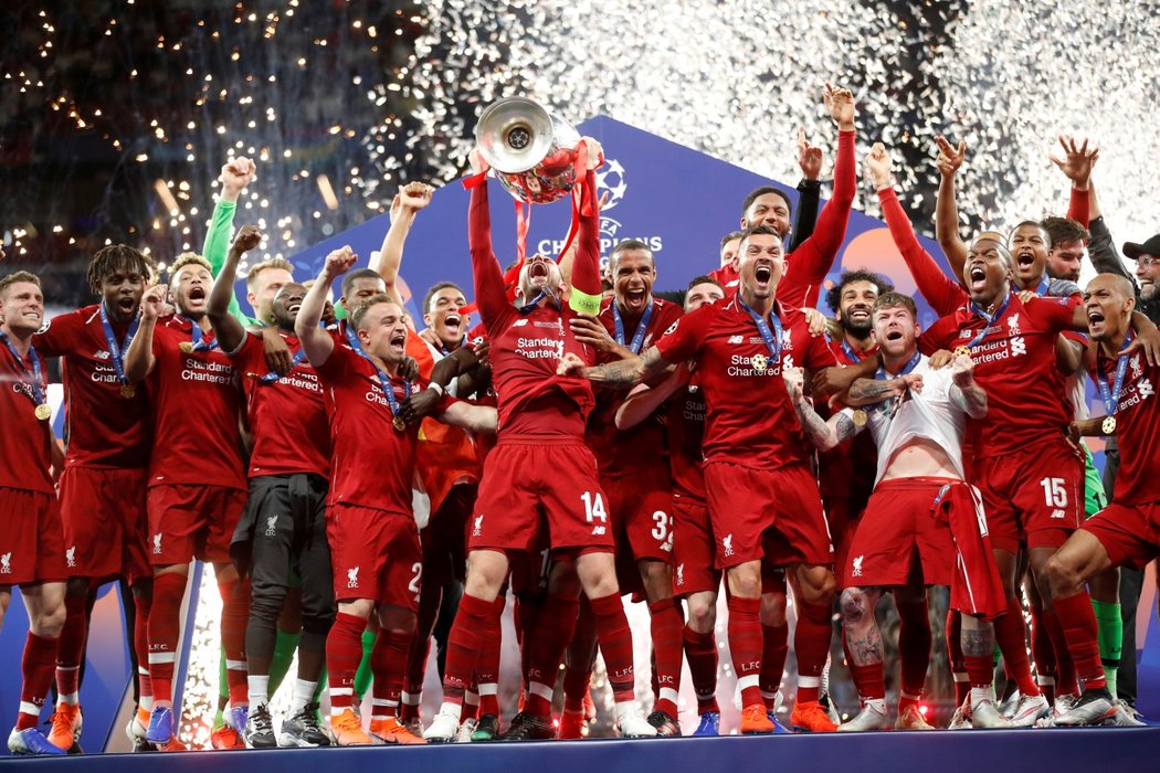 Mimořádná radost hráčů Liverpoolu v čele s Jordanem Hendersonem po vítězství v Lize mistrů