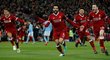 Radost hráčů Liverpoolu po gólu na 1:0 v úvodním čtvrtfinálovém zápase Ligy mistrů