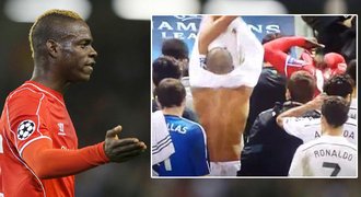 Balotelli na to zase kašlal! Už o půli měnil dres a zůstal v šatně