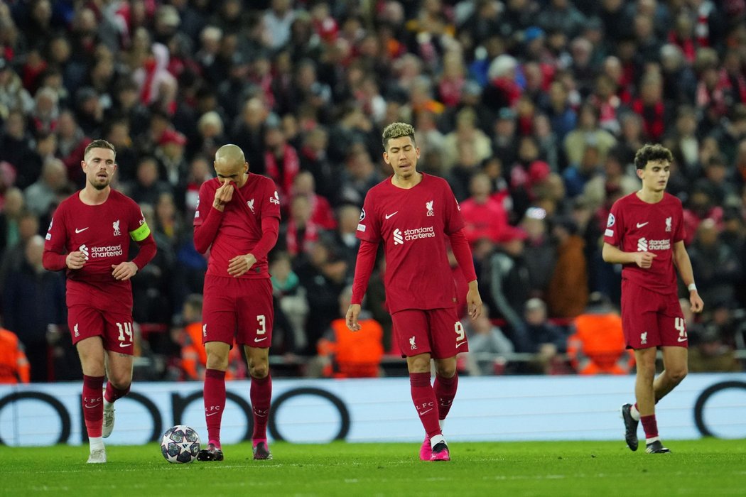 Zklamaní hráči Liverpoolu během zápasu s Realem Madrid
