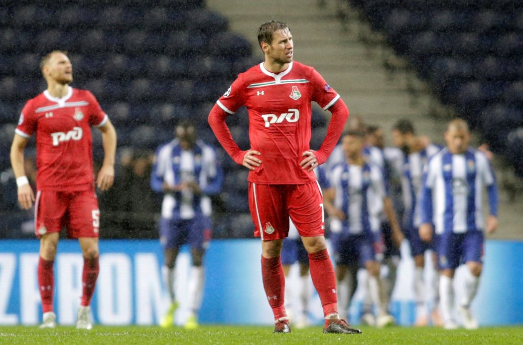 Reakce Grzegorze Krychowiaka po inkasování branky v zápase Lokomotiv Moskva - Porto