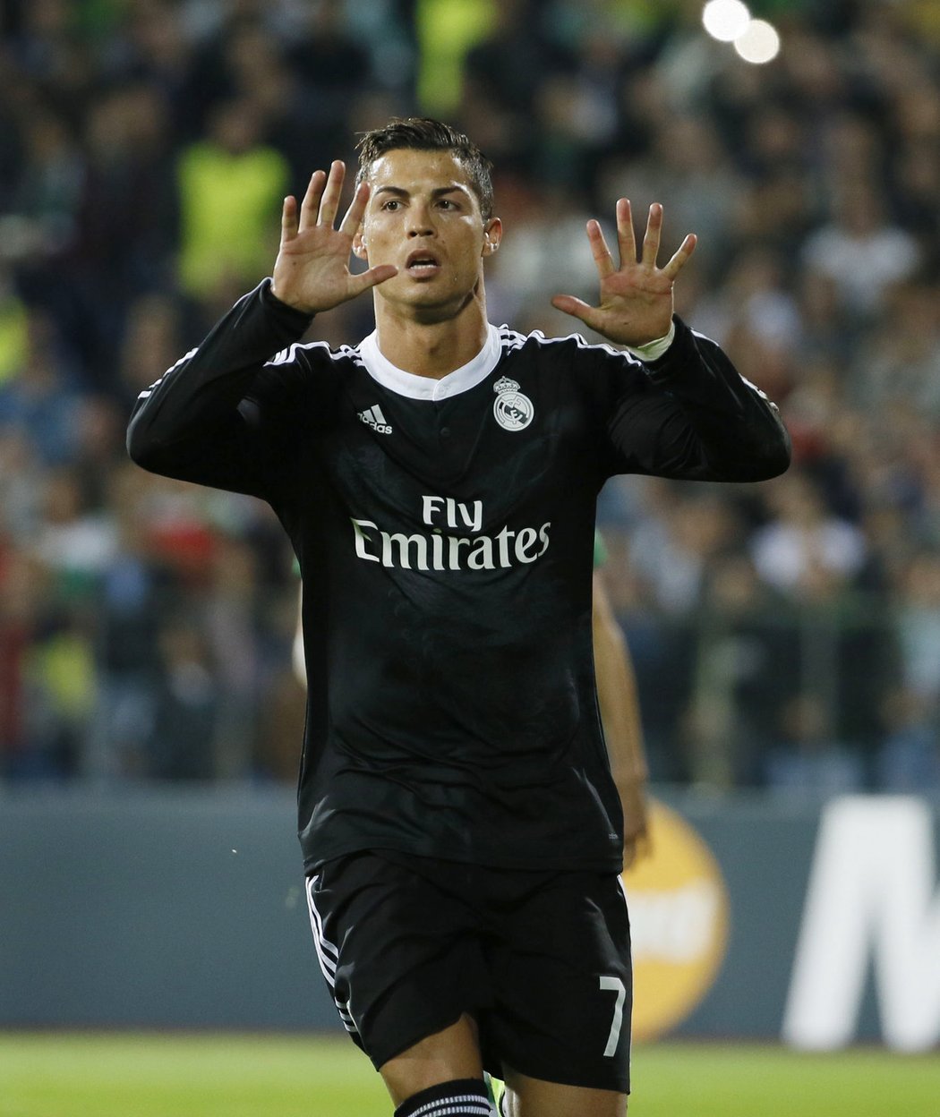 Cristiano Ronaldo slaví vyrovnávací gól Realu.