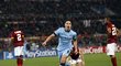 Samir Nasri se raduje z gólu do sítě AS Řím a zpečetění postupu Manchesteru City do osmifinále Ligy mistrů