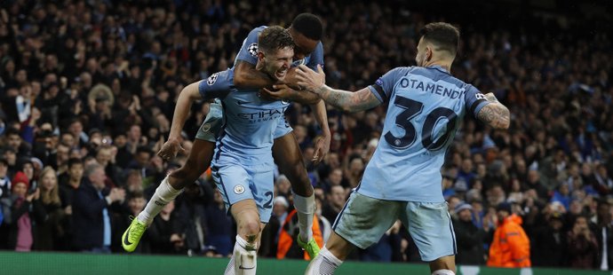 Gólová radost Manchesteru City po obratu z 2:3 na 4:3