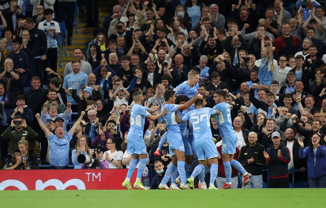 Gólová radost fotbalistů Manchesteru City v utkání Ligy mistrů proti Lipsku