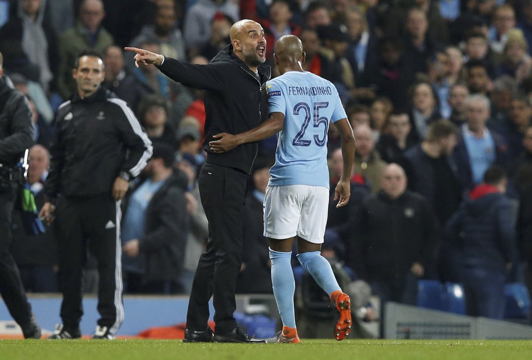 Pep Guardiola se velmi zlobil kvůli výkonu sudího Mateu Lahoze