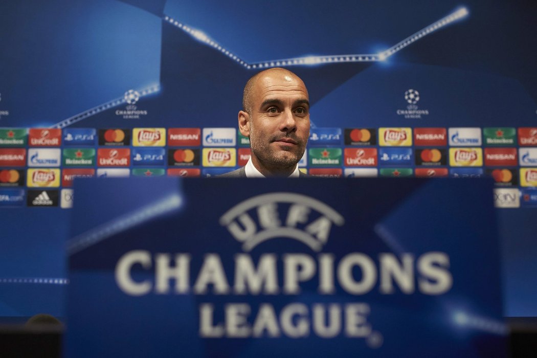 Pep Guardiola může být prvním trenérem Citizens, který Barcu porazí