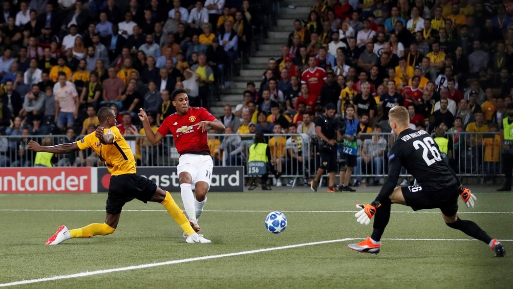 Anthony Martial zvýšil vedení Manchesteru United nad Young Boys Bern na 3:0