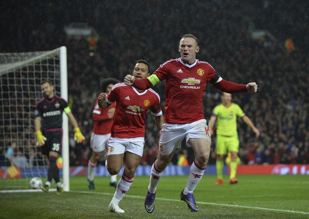 Wayne Rooney se raduje z gólu do sítě CSKA Moskvy