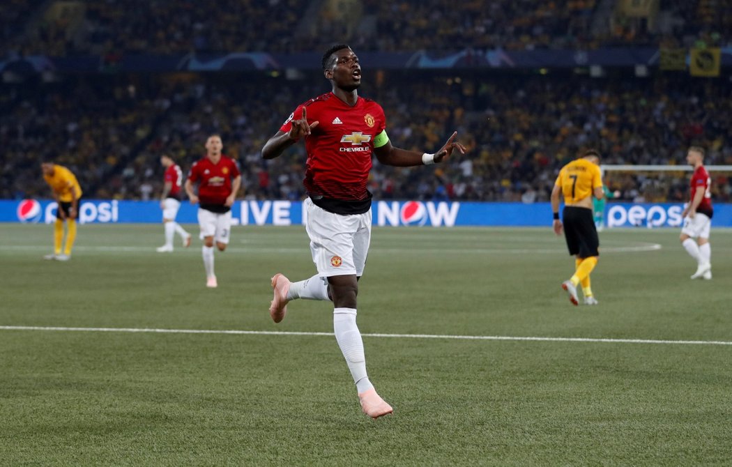 Paul Pogba krásnou střelou dostal Manchester United do vedení na hřišti Young Boys Bern