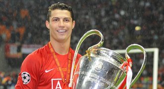 Vrátí se Ronaldo do United? Počkejme a doufejme, napíná Van Gaal